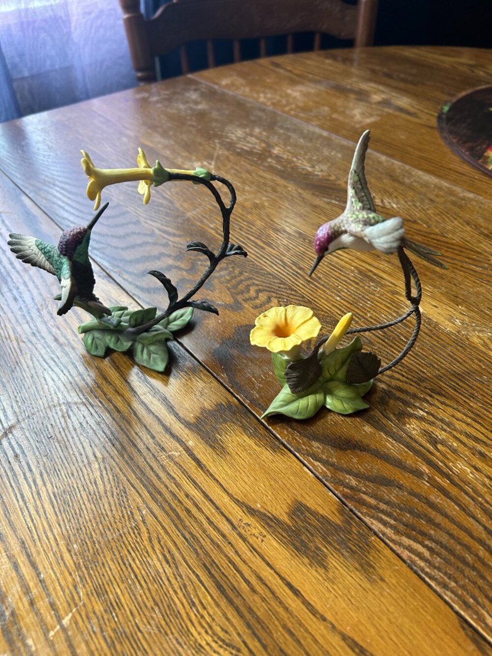 PORCELIAN  TWO HUMMING BIRDS